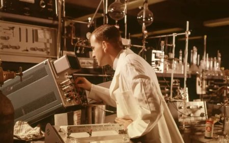Dead Scientists Society: