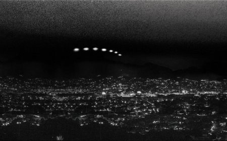 29 Years Ago, What Appeared in the Sky Over Phoenix Left Thousands Silent and in Fear