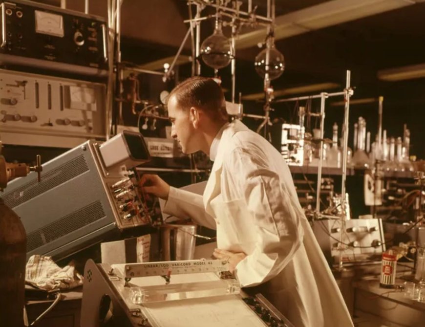 Dead Scientists Society: