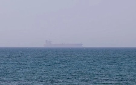 US Hits Drones and Radar Sites on Strait of Hormuz