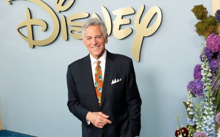 TV news anchorman reveals he has Alzheimer's during final night helming broadcast
