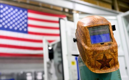 Trump bet tariffs would bring back American factory jobs. New report says it didn't work
