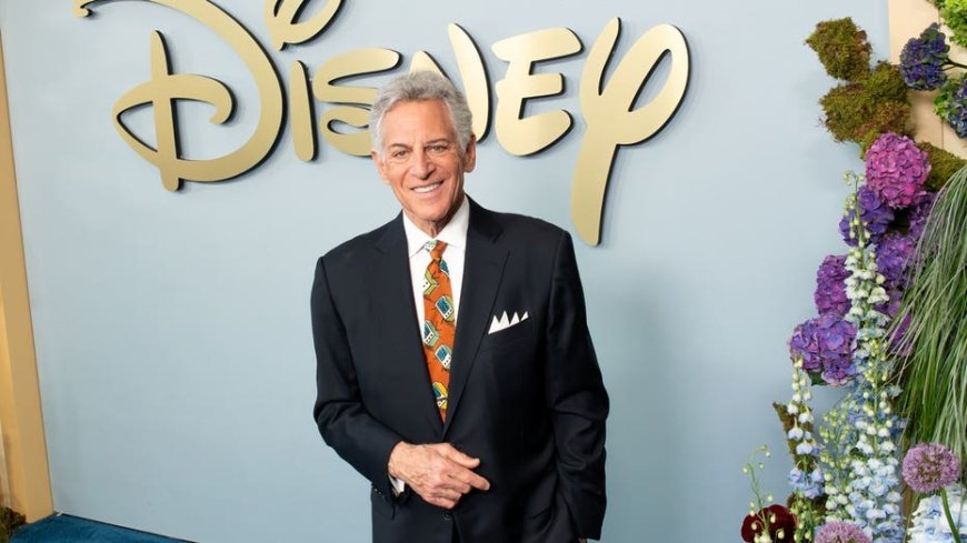 TV news anchorman reveals he has Alzheimer's during final night helming broadcast