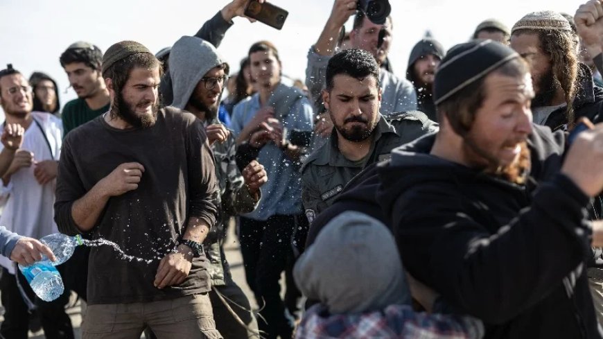 Shekels For Extremists: Israel To Fund Radical Settlers