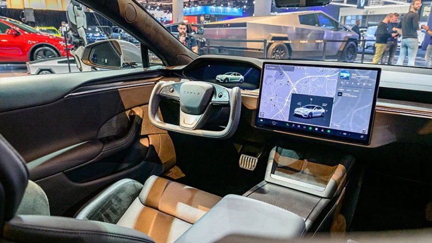 NFL Coach Reveals His Tesla Was On Autopilot During Recent Wreck Where He Broke Three Ribs, A Hand & Suffered Concussion, Keeping Him Away From Team For Weeks
