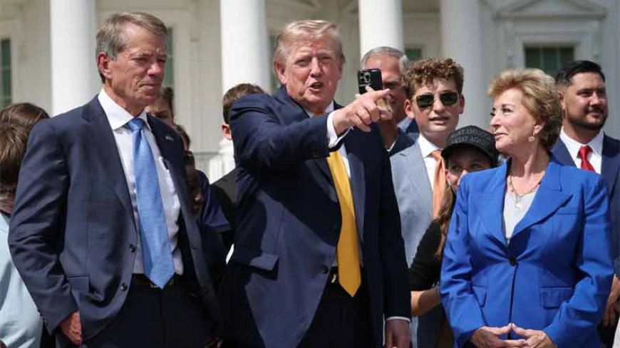 Tuesday War Room LIVE: Trump Floats ‘Lake America’ Instead of ‘Lake Ontario,’ Tells Canada to ‘Fall In Line’ As Cross-Border Trade War Escalates… PLUS, CIA Director Goes On Secret Moscow Trip, Questions Loom Over U.S. Meat Supply & Dolly Parton Dies at 80 – TUNE IN / SHARE!