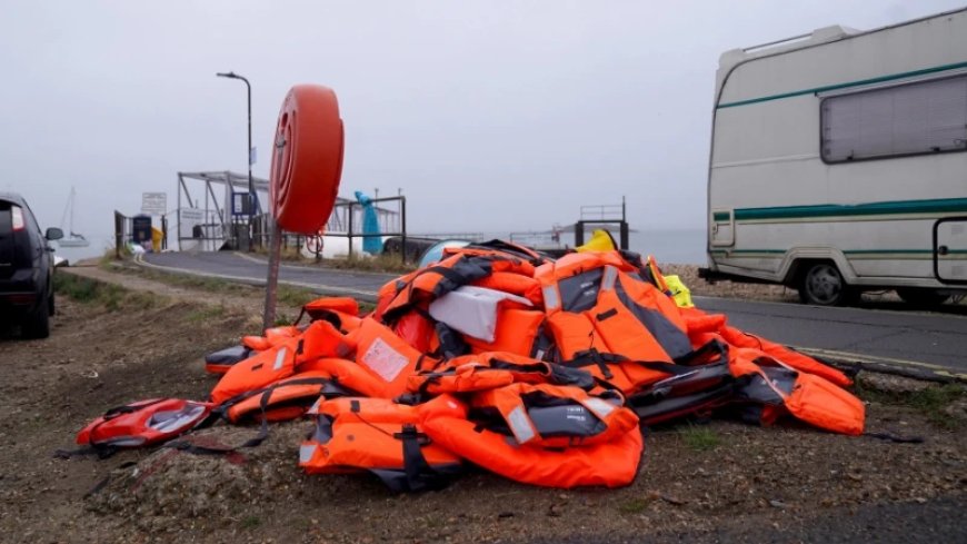 WATCH: Hundreds of Protestors Block Migrant Boat Landing in UK